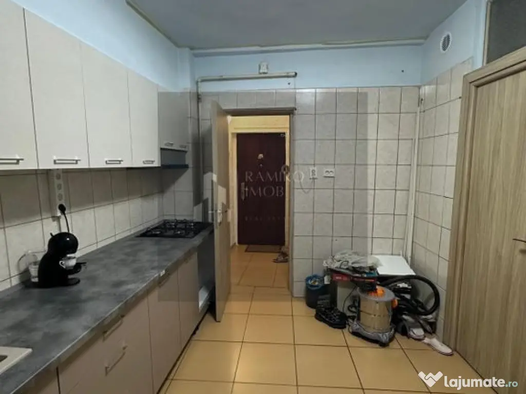 3 Camere 70mp - Partial Renovat - Metrou Aparatori la 1 Min 