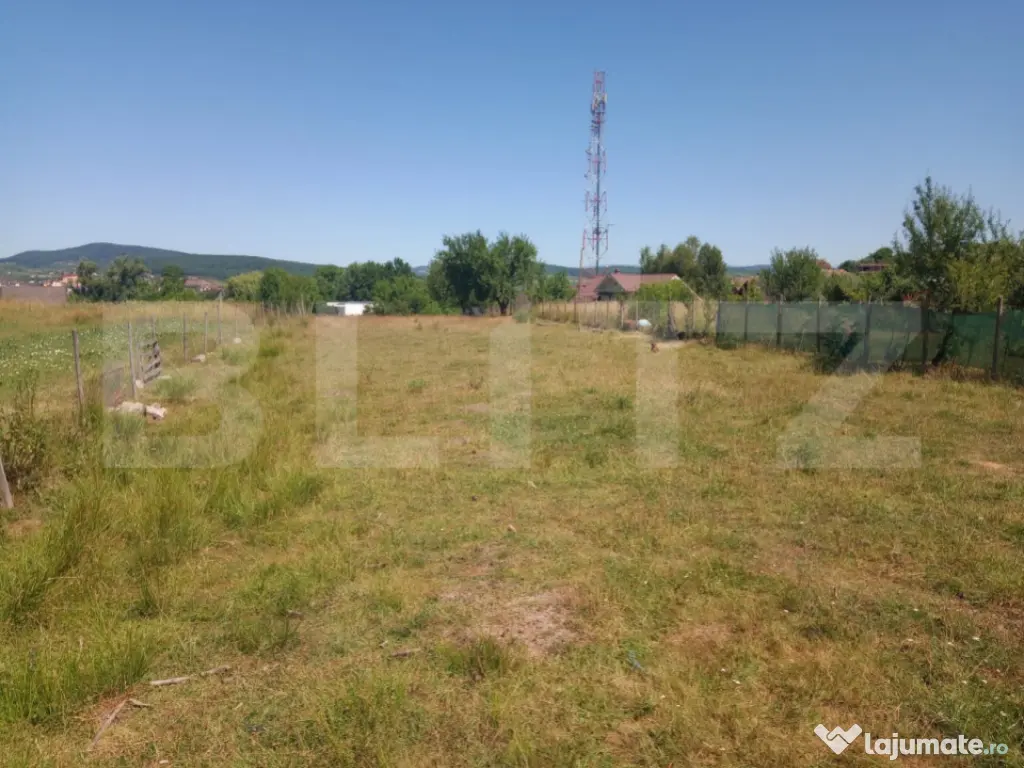 2000 MP TEREN INTRAVILAN IN ZONA VALEA GHINZII 