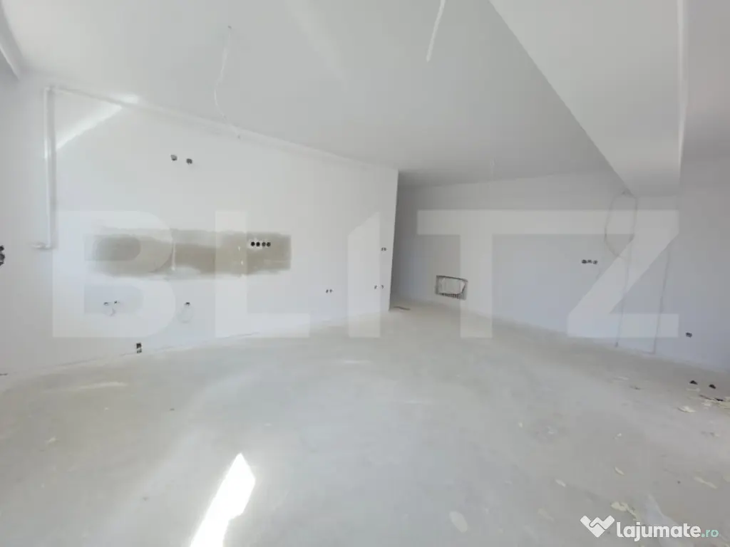 Apartament 3 camere, 67 mp, bloc nou, parcare, zona Libertat 