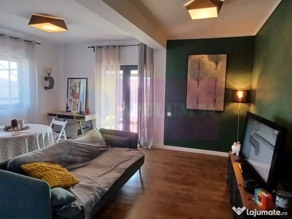 Săbăreni, casă P+1+pod, 5 camere, 130 mp utili, curte ... 