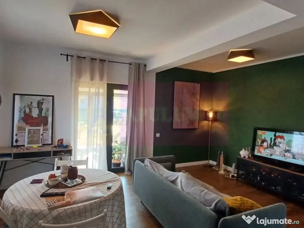 Săbăreni, casă P+1+pod, 5 camere, 130 mp utili, curte ... 