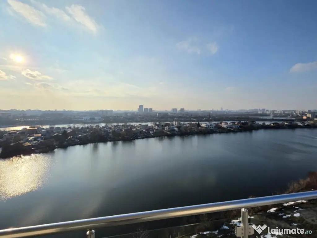 APARTAMENT CU TERASA GENEROASA SI VEDERE UNICA CATRE LAC 