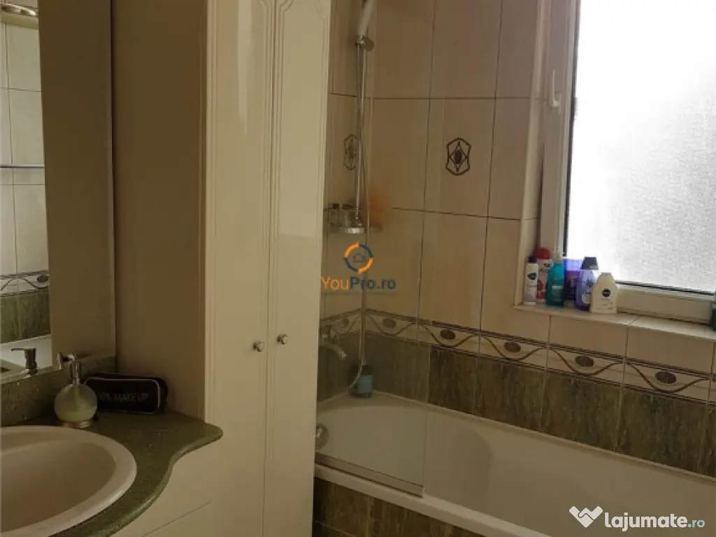 Central cu 3 camere Decomandat Punctele Cardinale 