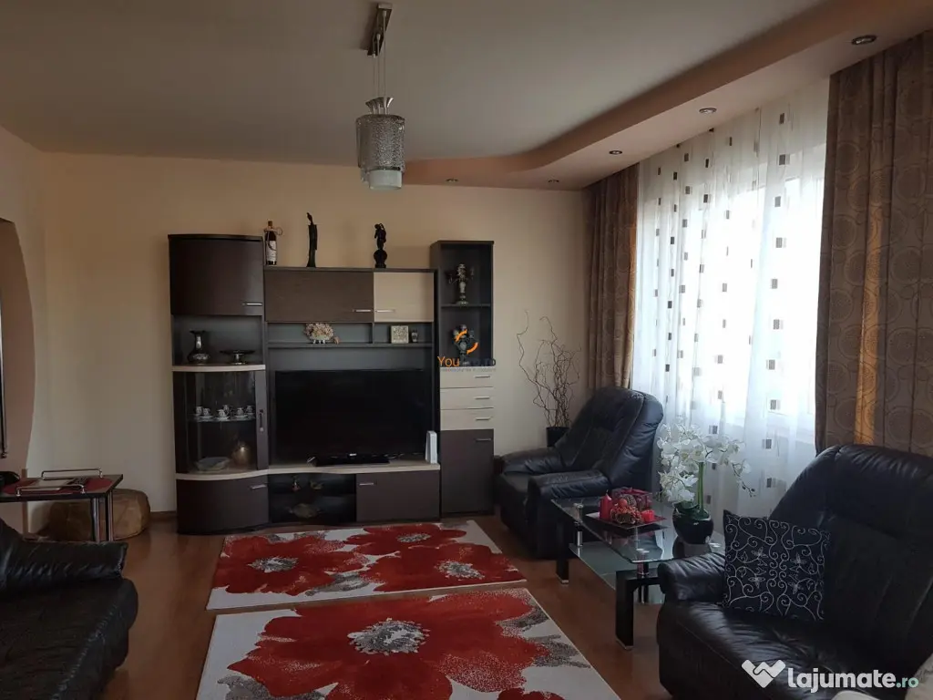 Central cu 3 camere Decomandat Punctele Cardinale 