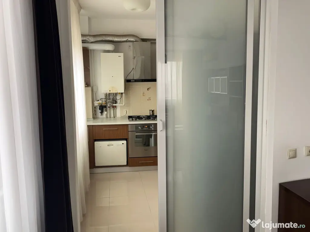 Ap.2 camerea -Piata Sudului, pe malul Deltei Vacaresti 