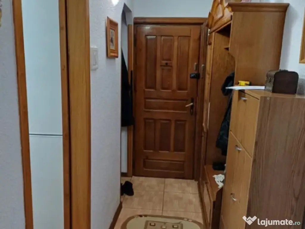 Apartament cu 2 camere decomandate zona Burdujeni - Cuza Voda 2 