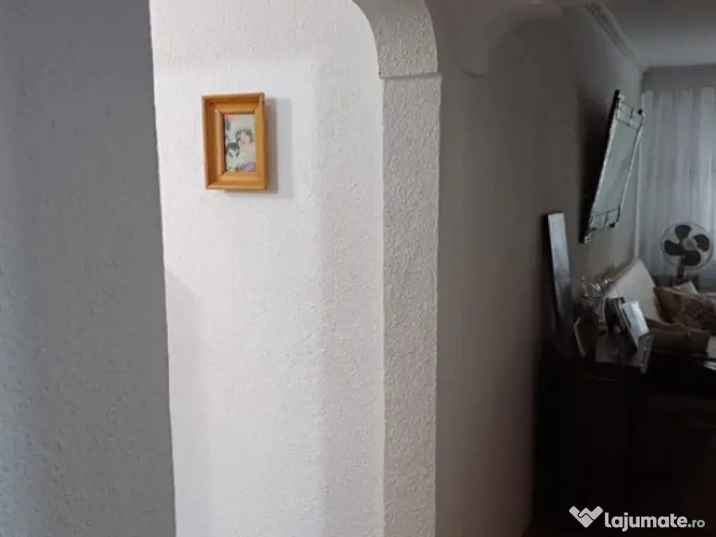 Apartament cu 2 camere decomandate zona Burdujeni - Cuza Voda 2 