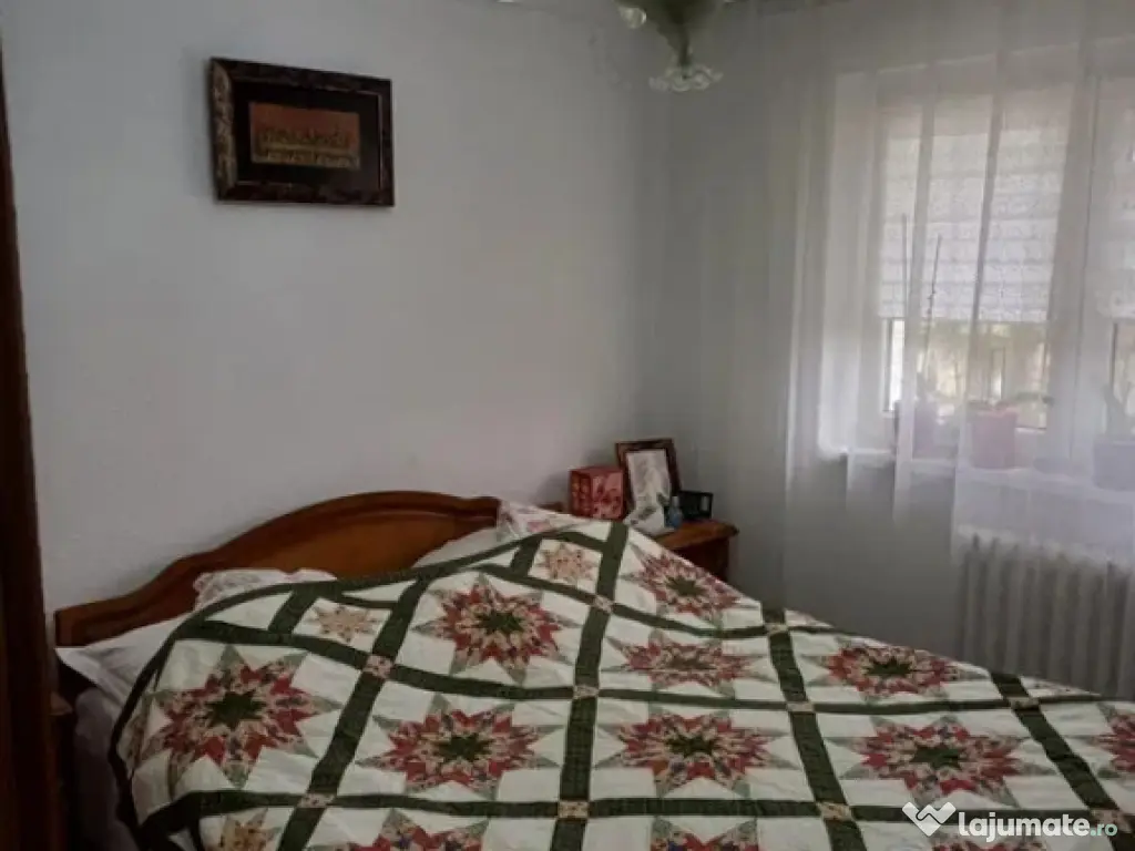 Apartament cu 2 camere decomandate zona Burdujeni - Cuza Voda 2 