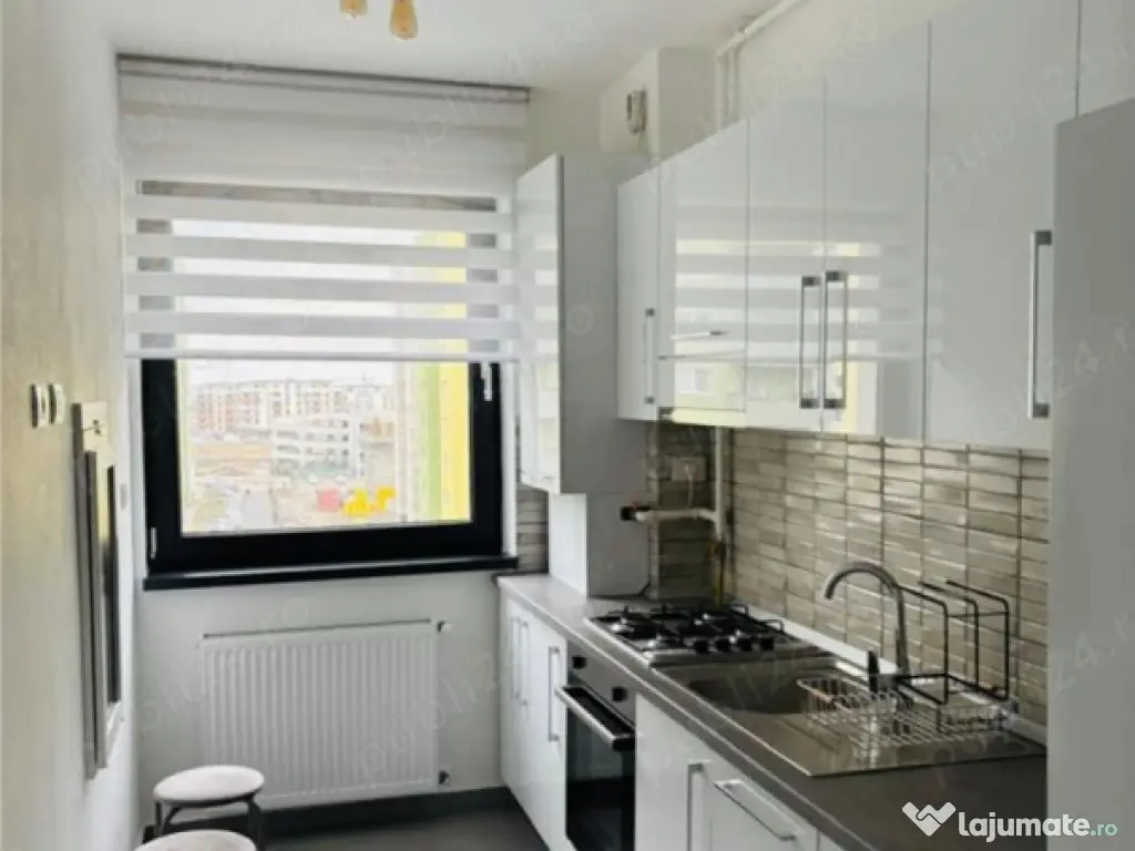 Apartament Luxos Coresi 2 camere prima cu parcare 