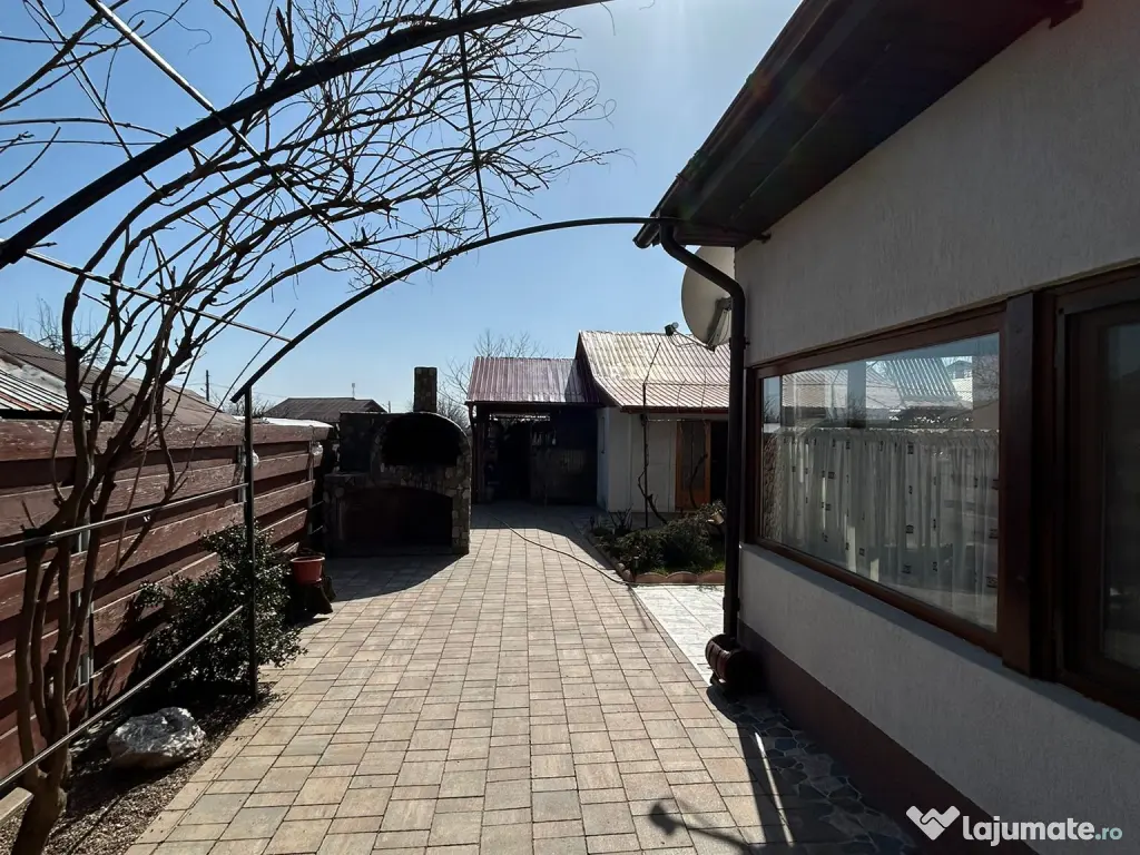 Casă de vânzare în Oreavul – Valea Râmnicului 