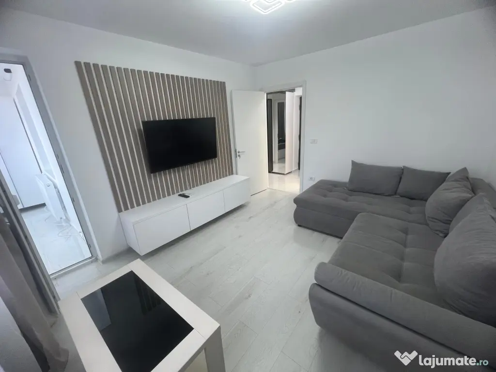 Închiriez apartament în zona Tudor Vladimirescu 