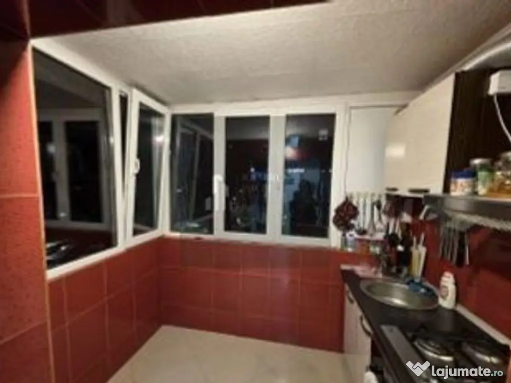 4 Camere 80 mp - 2 balcoane bloc 1982 