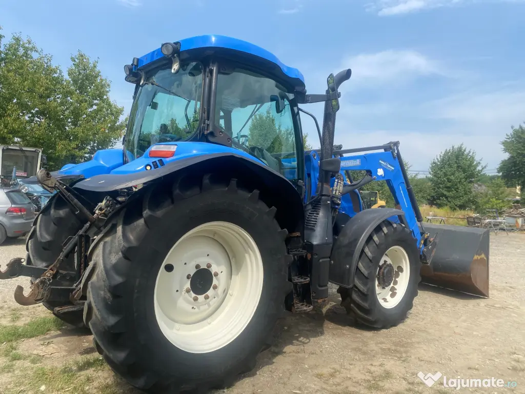 Tractor NEW HOLLAND T6.175 / 2015/ 5400 ore / + incarcator frontal 