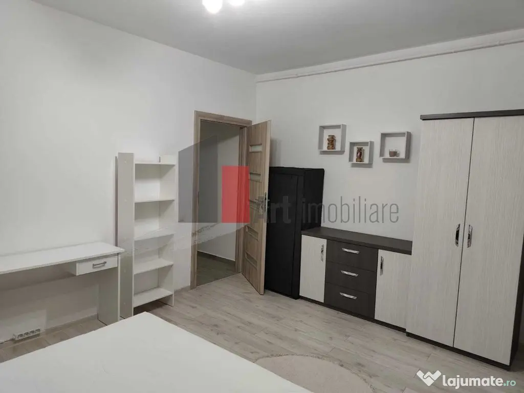 Ofer spre inchiriere apartament 2 camere si loc de parcar... 