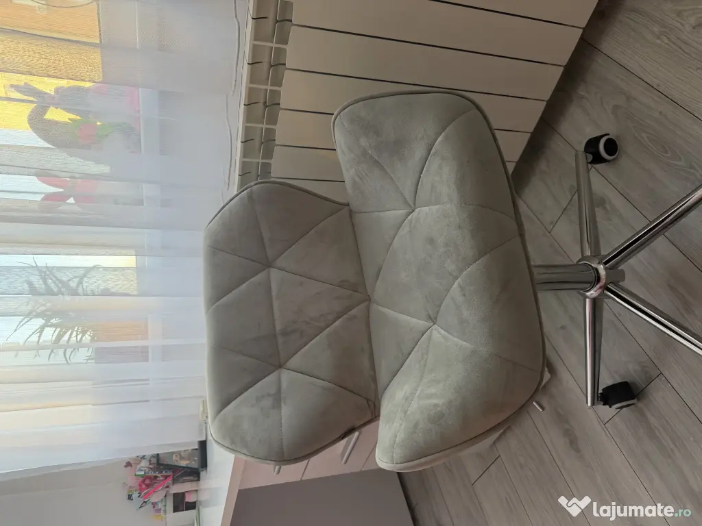 Vând scaun+birou 