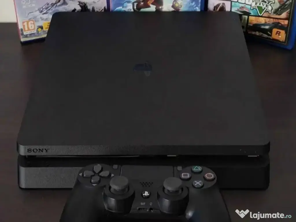 PS4 SLIM + 3 jocuri