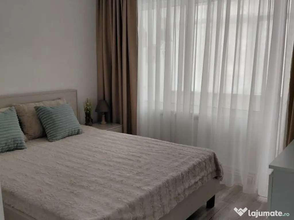 ???? Apartament 3 camere – Micro 16, etaj 2, (în spate... 