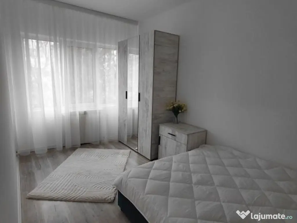 ???? Apartament 3 camere – Micro 16, etaj 2, (în spate... 