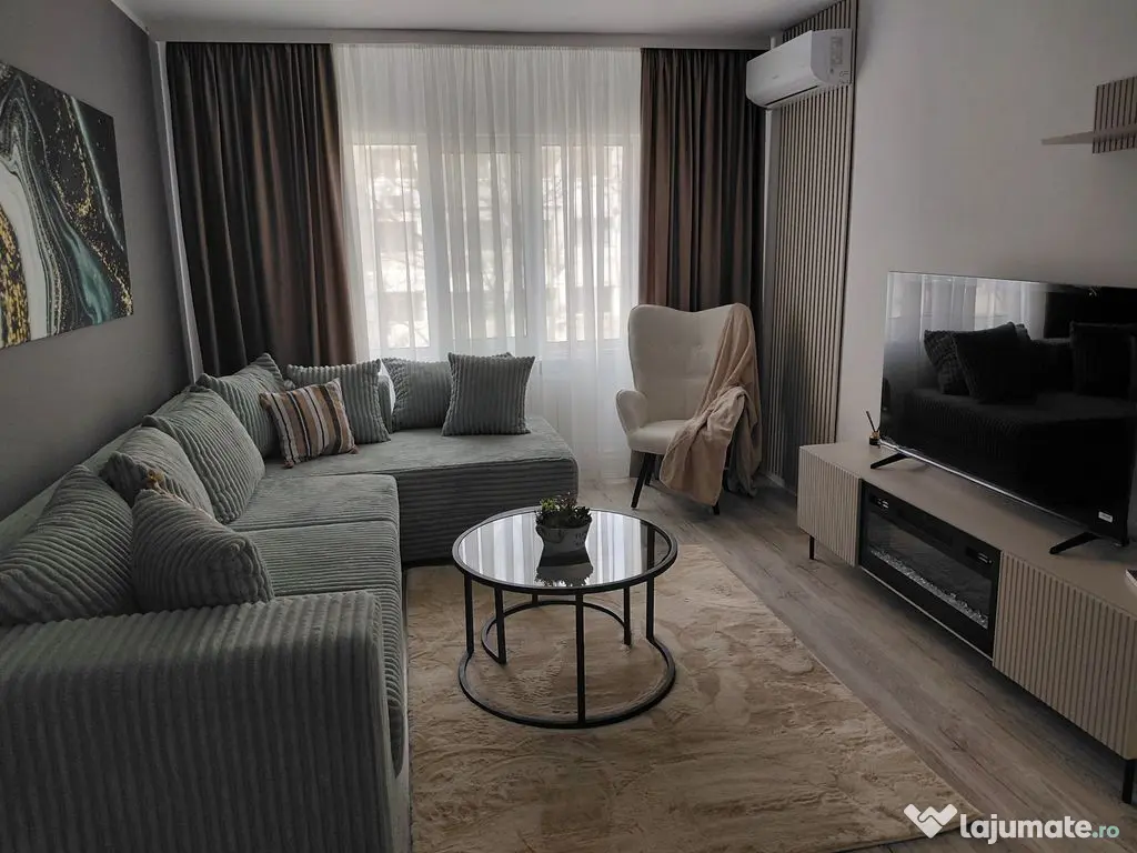 ???? Apartament 3 camere – Micro 16, etaj 2, (în spate... 