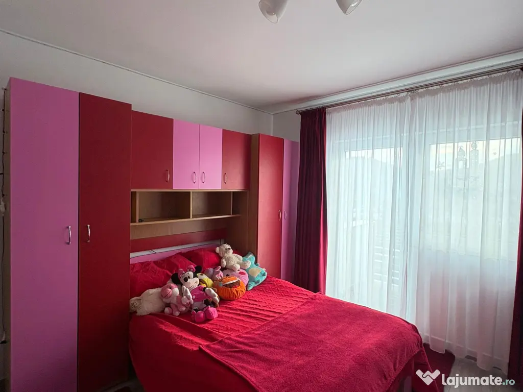 Dormitor pt fetite ca nou 