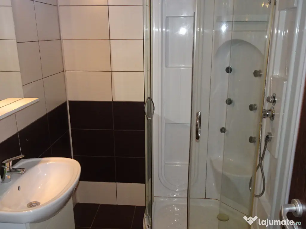 Vand apartament 2 camere in Deva, Bd 1 Decembrie, mobilat, utilat 