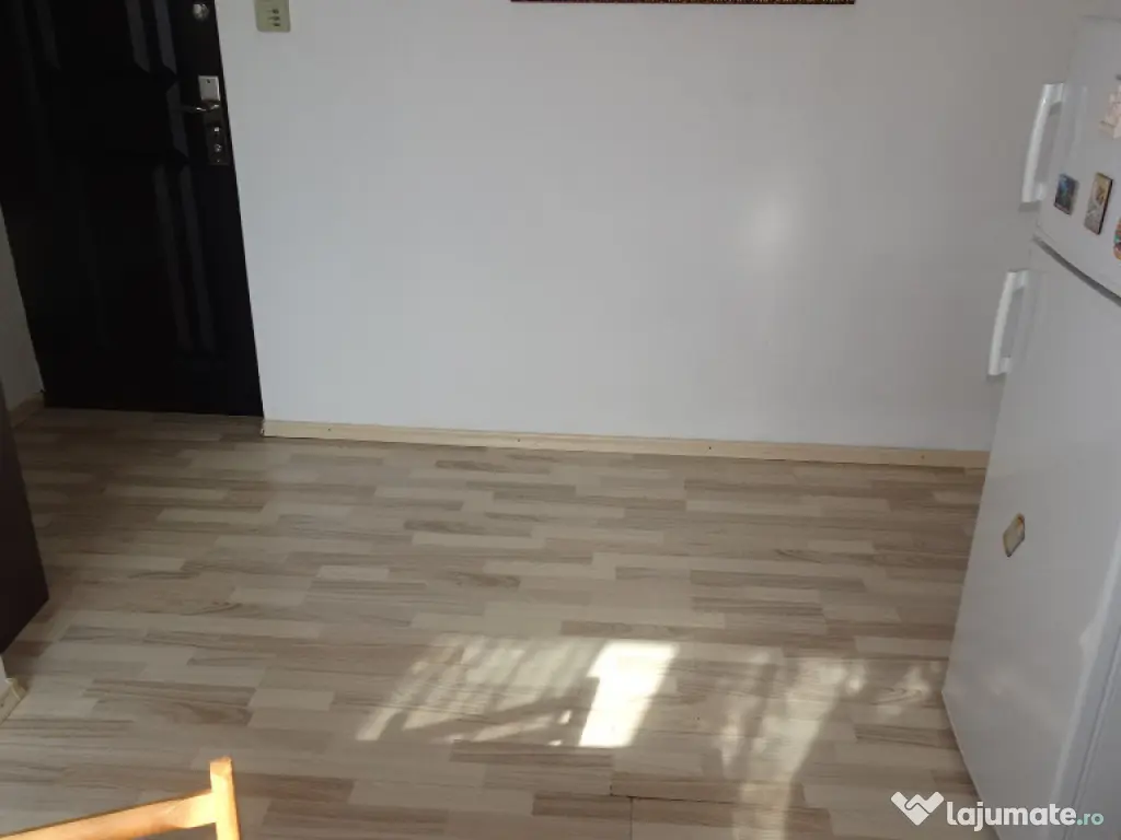 Vand apartament 2 camere in Deva, Bd 1 Decembrie, mobilat, utilat 