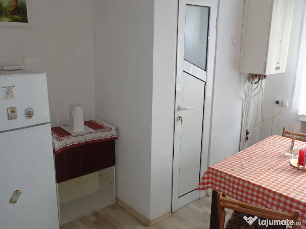 Vand apartament 2 camere in Deva, Bd 1 Decembrie, mobilat, utilat 