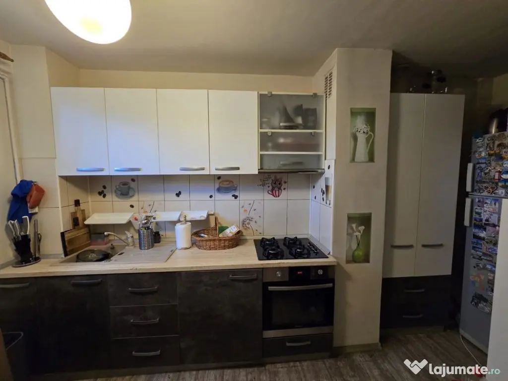 Apartament 3 camere zona ASTRA, 