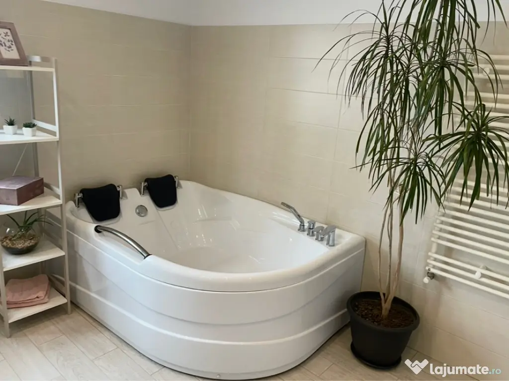 Cada dubla Aisha noua 