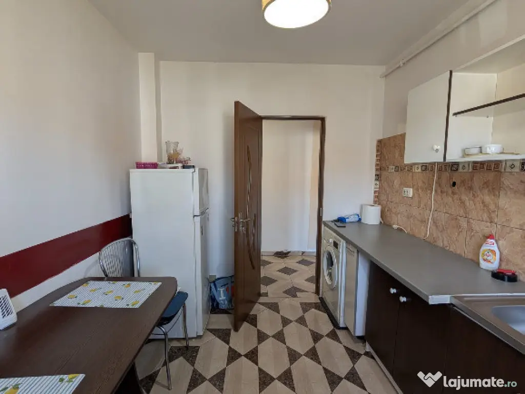 Apartament de o camera, zona Eroilor/ Floresti 