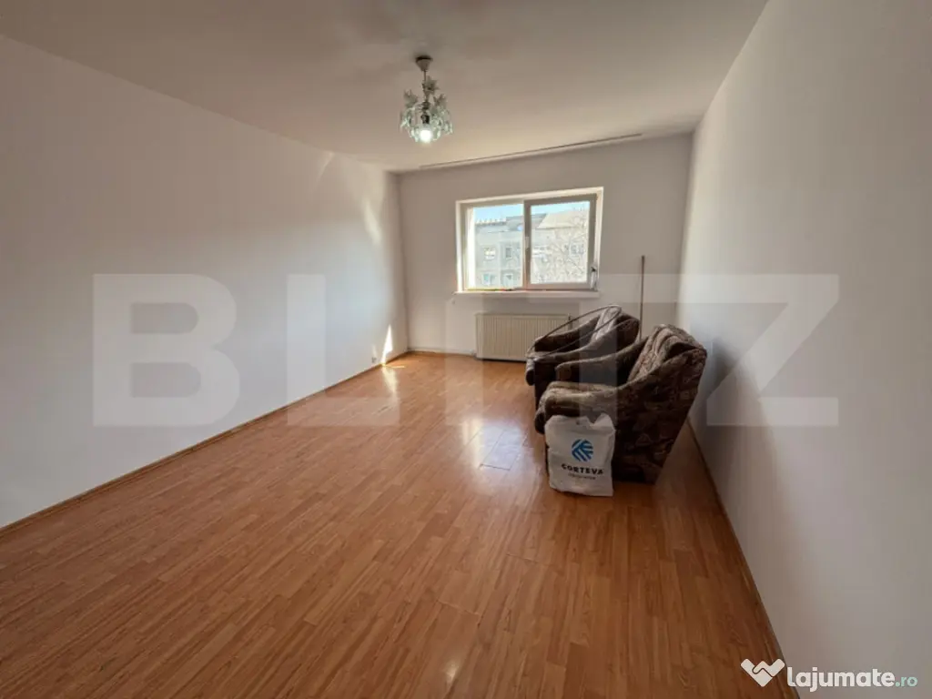 Apartament 3 camere, 76 mp, zona Nicolina