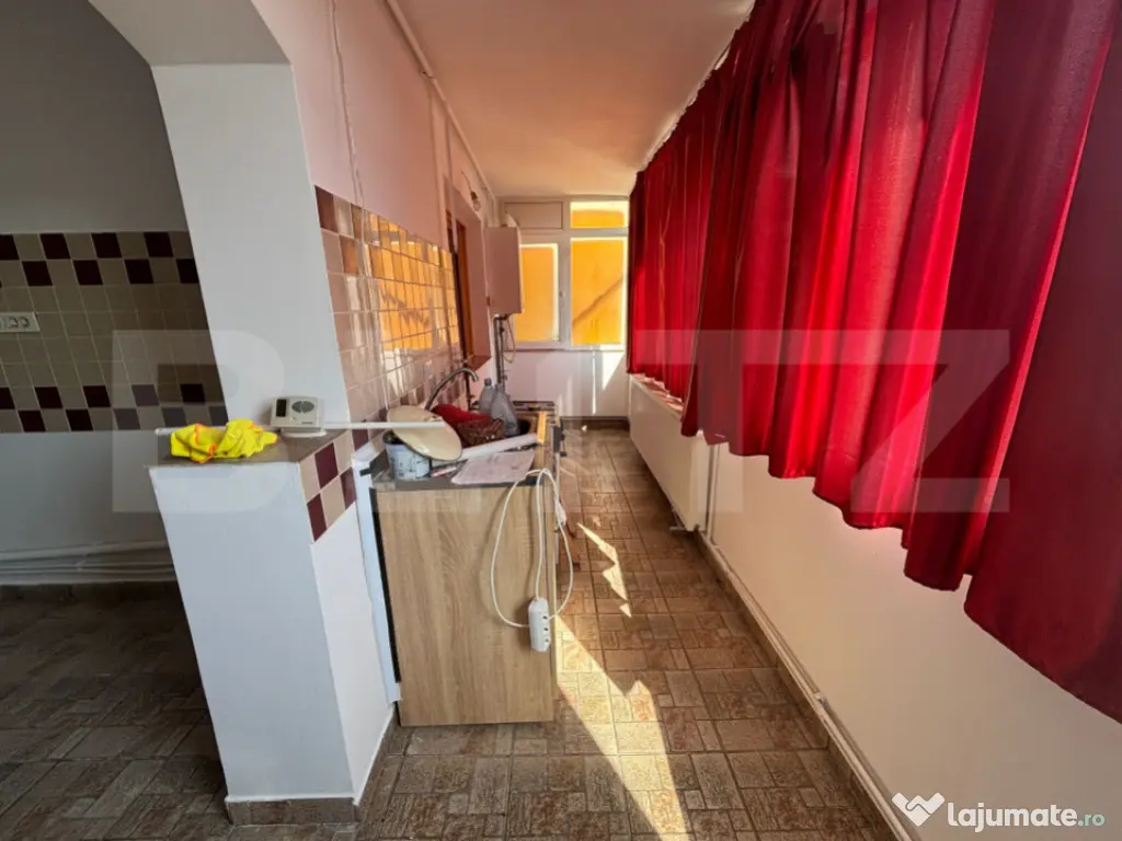 Apartament 3 camere, 76 mp, zona Nicolina