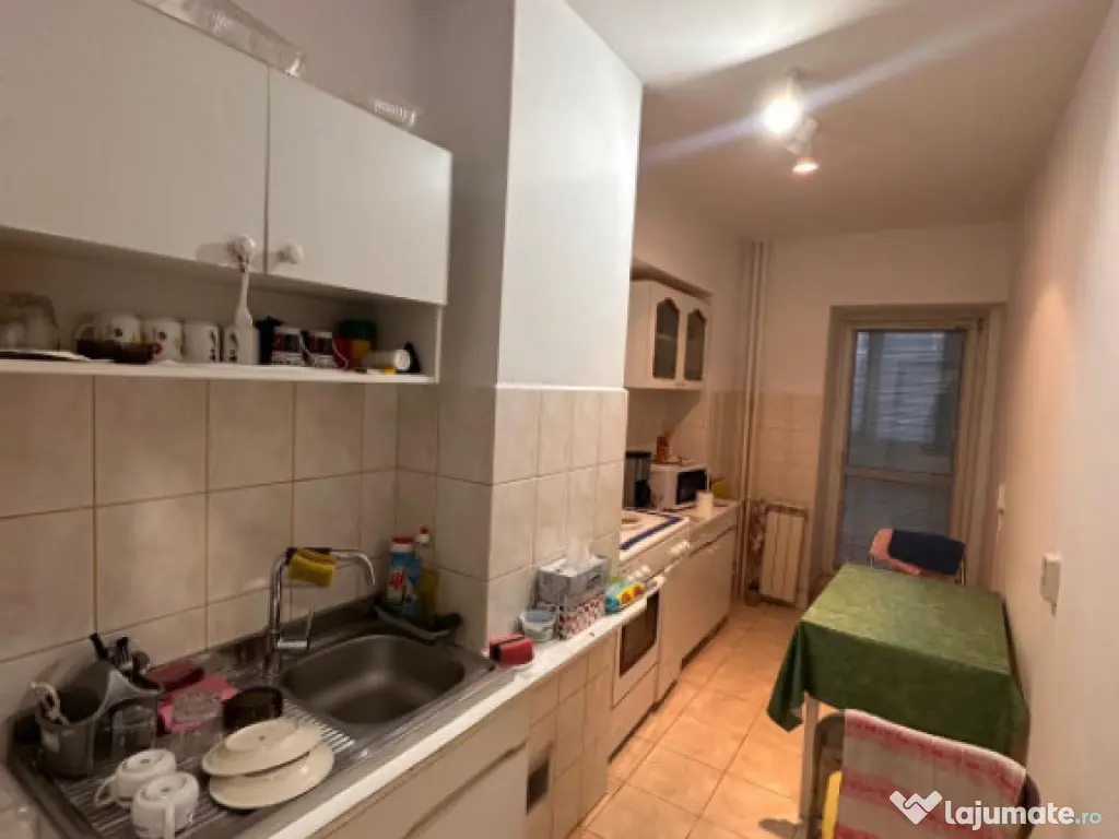 Garsonieră decomandată, situata în zona Dacia 