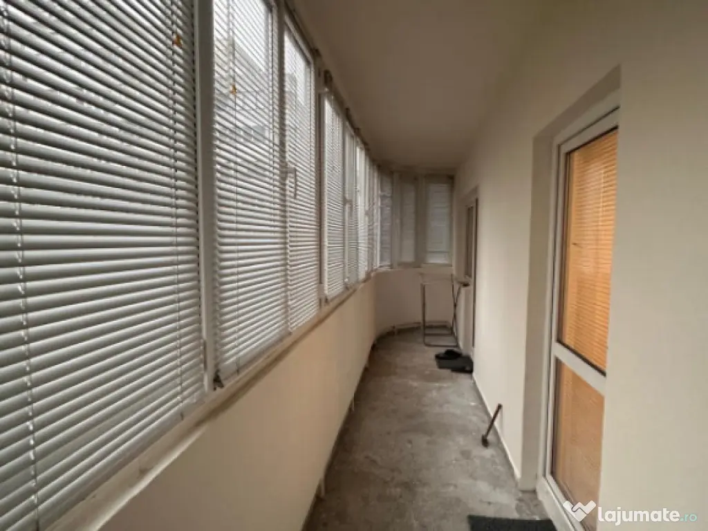 Garsonieră decomandată, situata în zona Dacia 