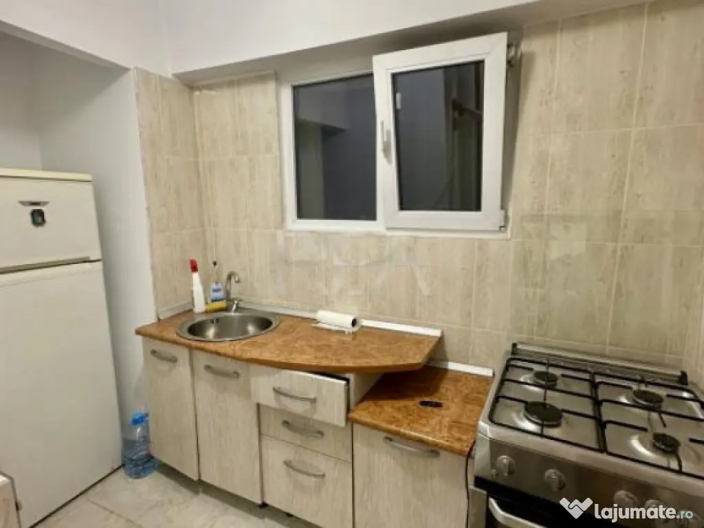 Garsonieră în bloc 1985 P-ta Victoriei | Dr. Felix 