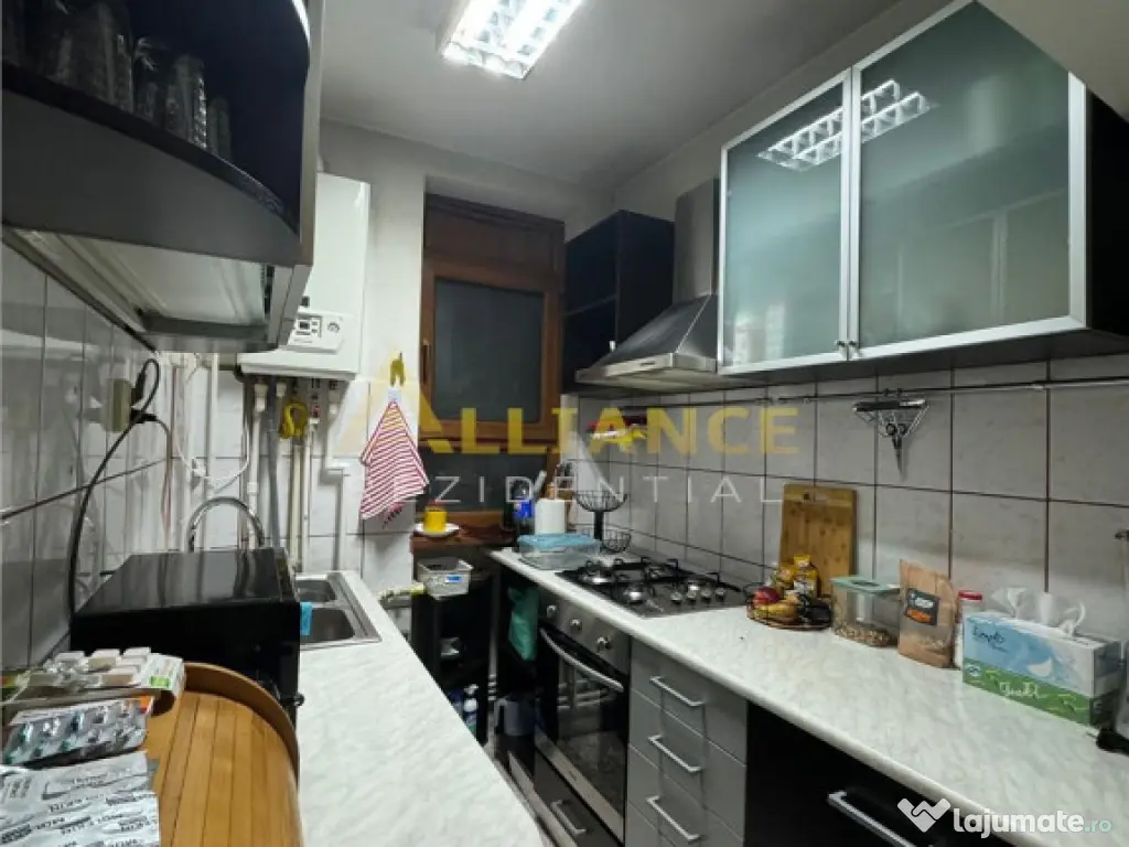 2 camere decomandat - pozitie excelenta -> Zona Unirii, Metr 