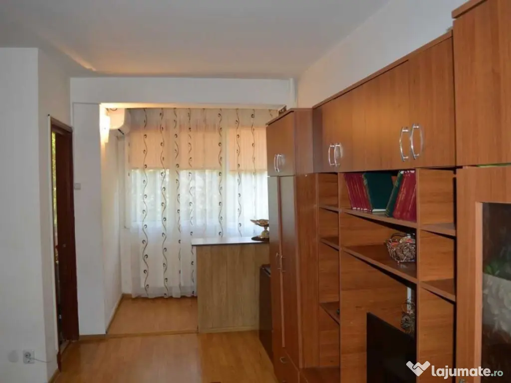 Aparatorii patriei turnu magurele etaj 1 