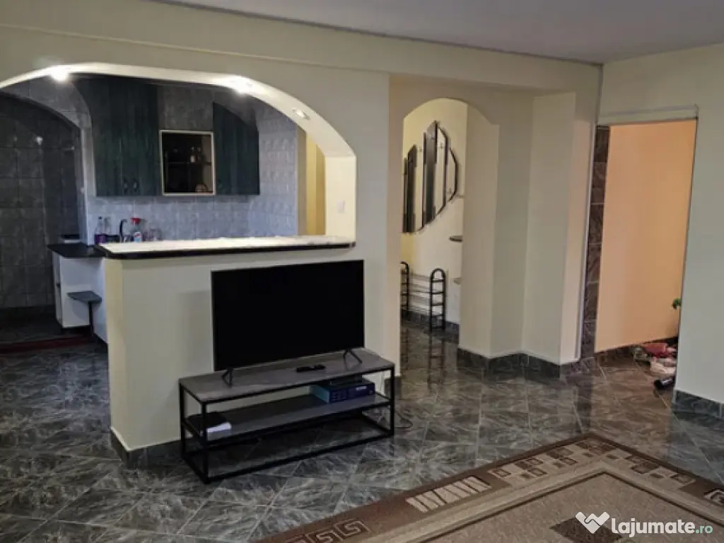 Apartament 2 camere, decomandat - Centrul nou 