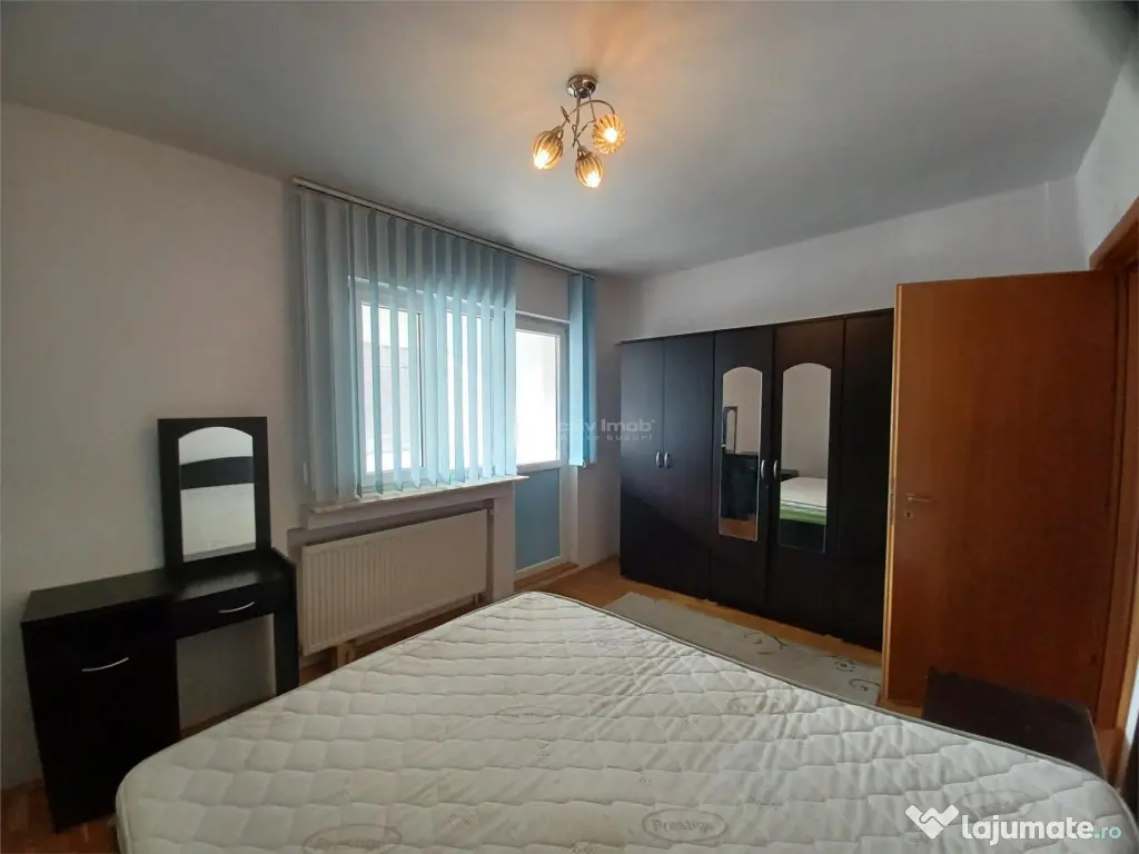 V#226;nzare Apartament 3 camere - Pia#539;#259; Victoriei / 