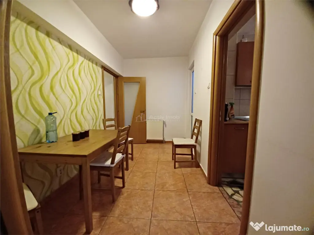 V#226;nzare Apartament 3 camere - Pia#539;#259; Victoriei / 