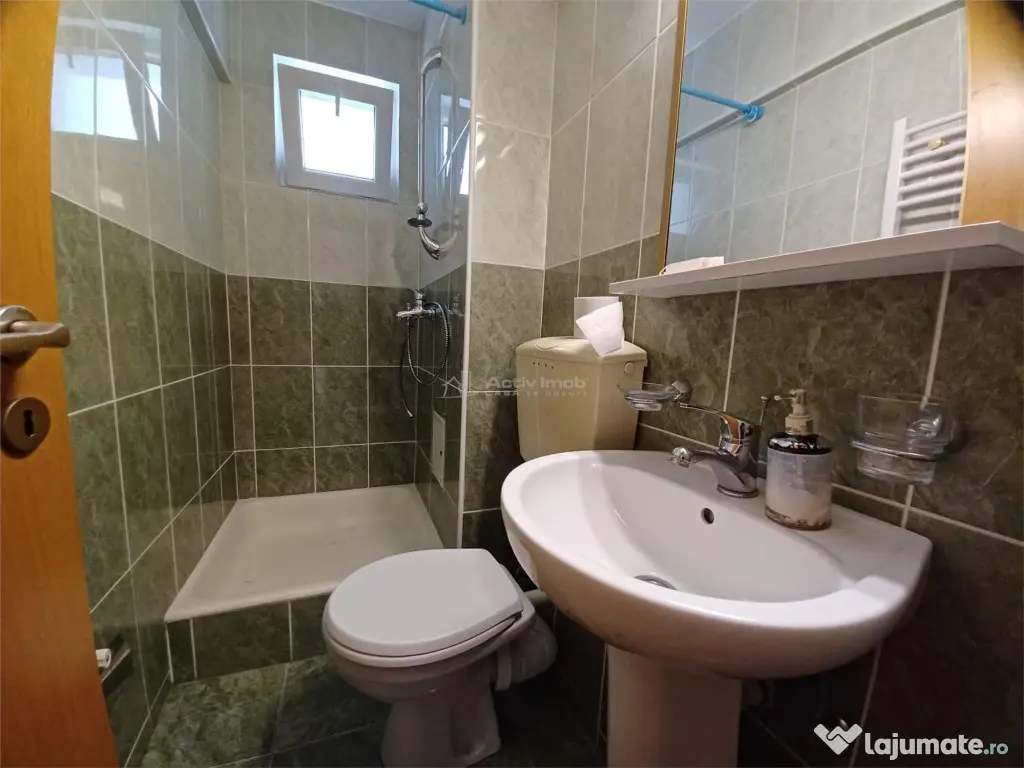 V#226;nzare Apartament 3 camere - Pia#539;#259; Victoriei / 