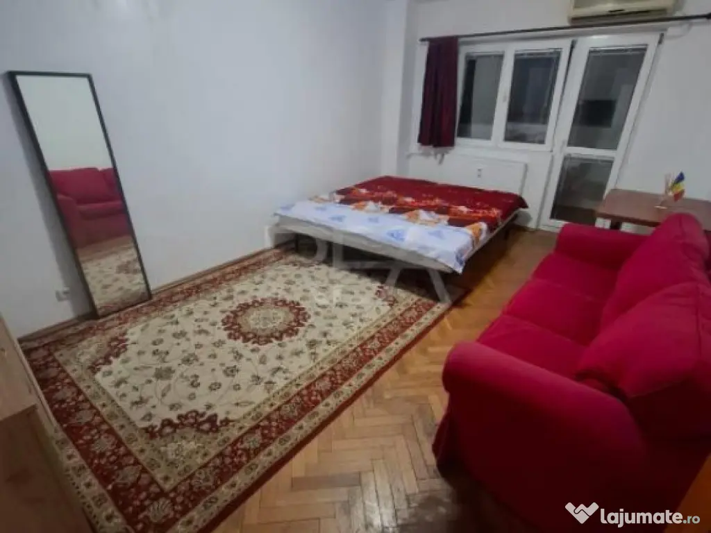 3 camere Parcul Circului decomandat, et. 4, an 1978, 77 mp 