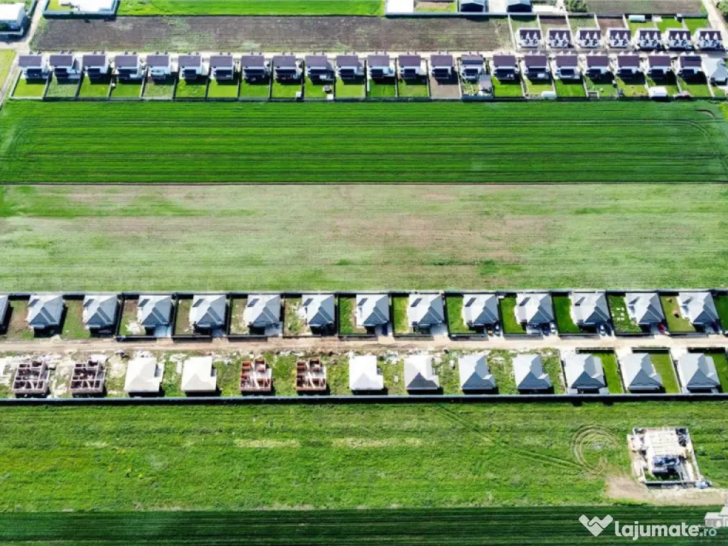 Teren 2.5 ha cu proiect pentru 60 case la 20 minute de Bucur