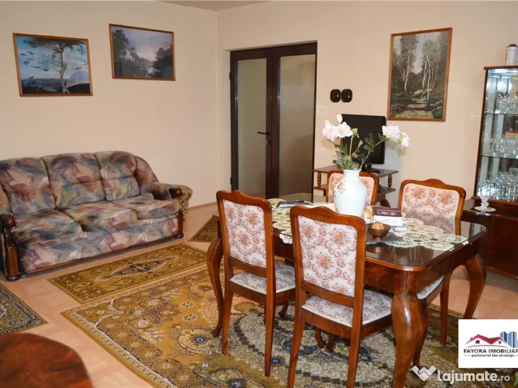 Casa si Spatiu Comercial de Zona Semicentrala 