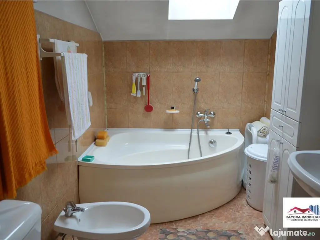 Casa si Spatiu Comercial de Zona Semicentrala 