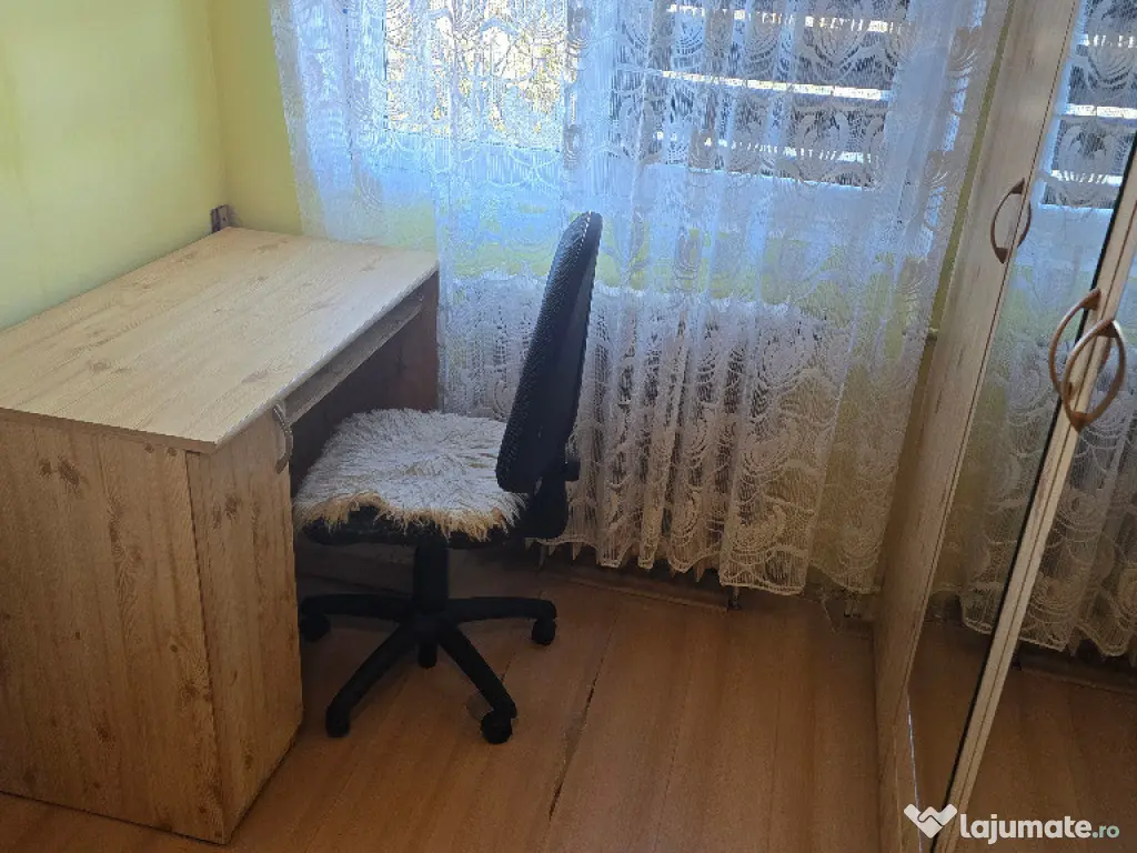 Inchiriez apartament 2 camere in Deva, zona Dacia, mobilat, utilat