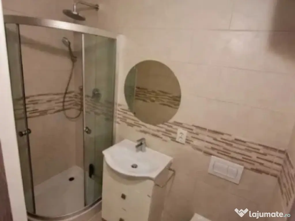 Camera de camin cu baie si bucatarie, renovata - zona Triaj 