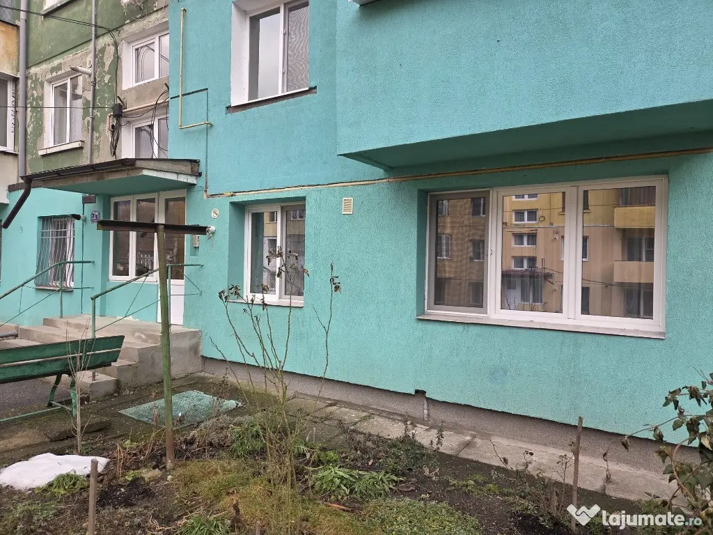 Vând Apartament in Lupeni