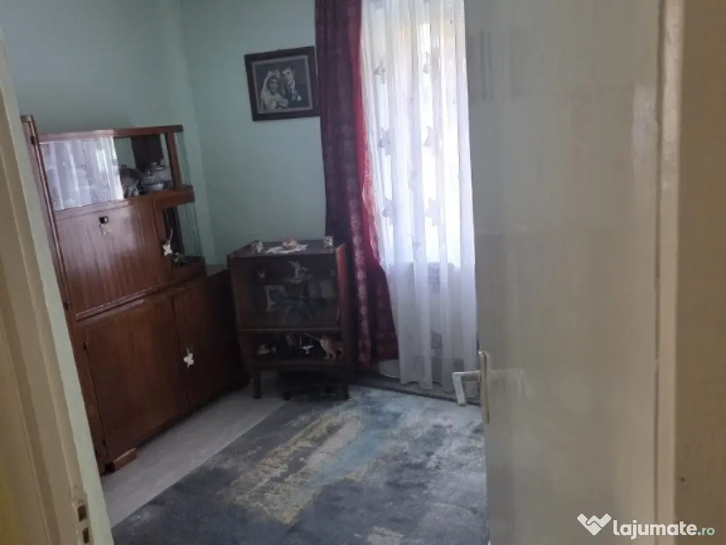 Vând Apartament in Lupeni