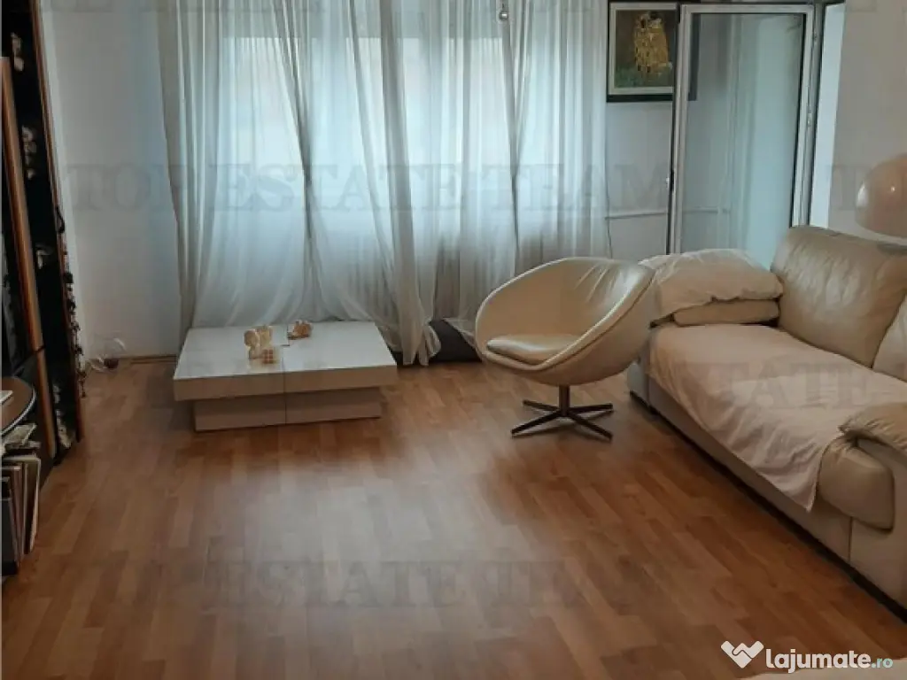 Universitatea Hyperion Calea -Calarasi cu loc de parcare